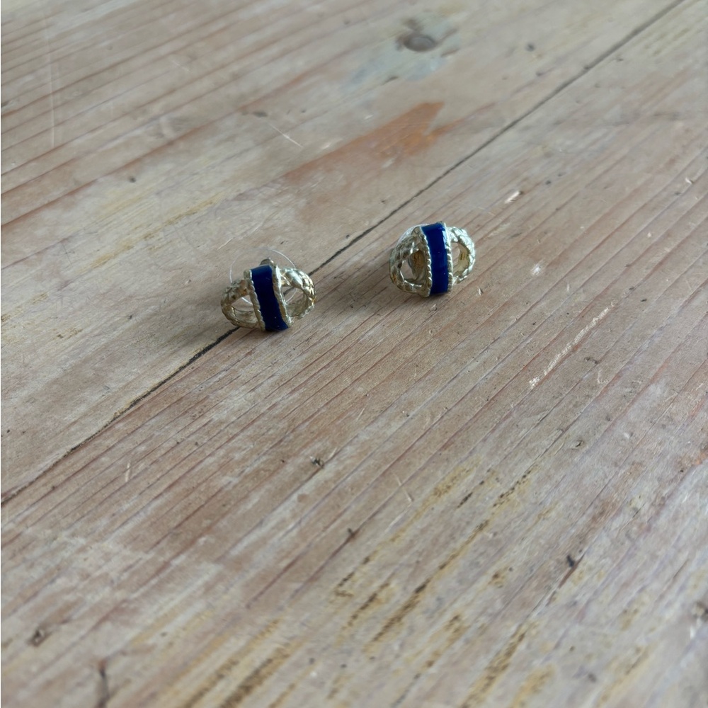 Fornash Nantucket Basket Earrings from Tuckernuck